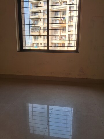 Room in 3 BHK Apartment at Vikram Midori Towers, Pimple Nilakh – for Rent