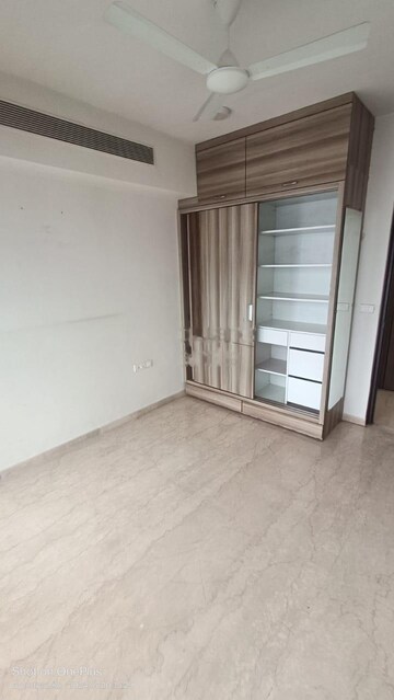 Room in 3 BHK Apartment at Lodha Trump Tower, Worli – for Rent