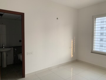 Room in 3.5 BHK Apartment at Puravankara Palm Beach, Hennur – for Sale