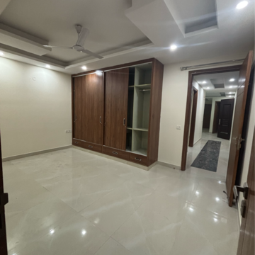 Room in 4 BHK Builder Floor at Saket – for Rent