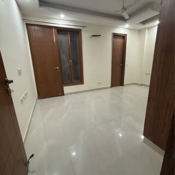 Room in 4 BHK Builder Floor at Saket – for Rent