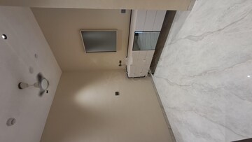 Room in 3 BHK Apartment at Indiabulls Sky Forest, Lower Parel – for Rent