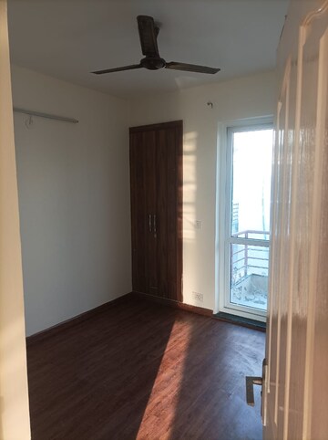 Room in 3 BHK Builder Floor at Bptp Park Floors I, Sector 77 – for Sale