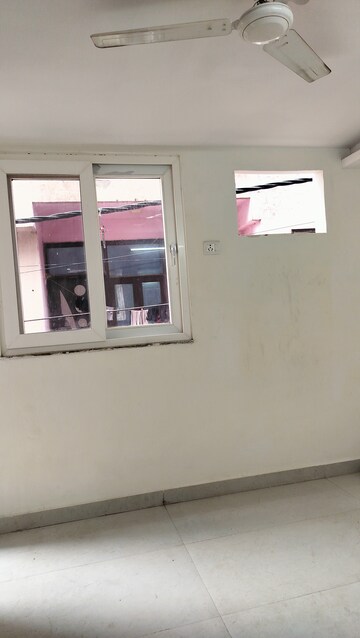 Room in 2 BHK Builder Floor at Ignou Road – for Rent