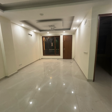 Room in 4 BHK Builder Floor at Saket – for Rent