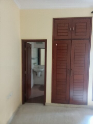 Room in 3 BHK Apartment at Greater Kailash I – for Rent