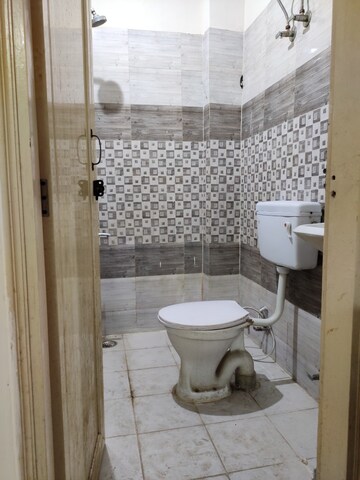 Bathroom in 1 RK Independent House at Unitech Arcadia, South City 2 – for Rent
