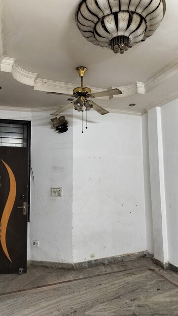 Furnished Amenities in 2 BHK Builder Floor at Ignou Road – for Rent