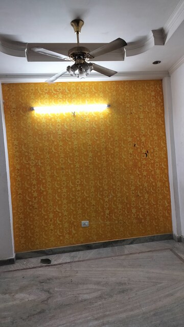Furnished Amenities in 2 BHK Builder Floor at Ignou Road – for Rent