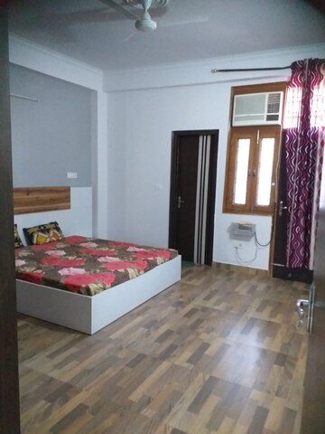 Bedroom in 3.5 BHK Builder Floor at Super MIG, Sector 105 – for Rent