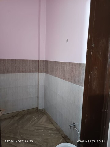 Bathroom in 3 BHK Builder Floor at Ardee City, Sector 52 – for Rent