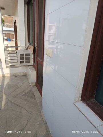 Balcony in 3 BHK Builder Floor at Ardee City, Sector 52 – for Rent