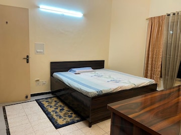 Bedroom in 3 BHK Apartment at Ardee City, Sector 52 – for Rent