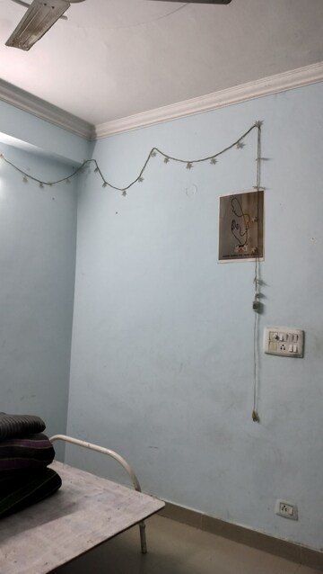 Room in 2 BHK Builder Floor at Neb Sarai – for Rent