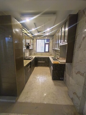 Kitchen in 4 BHK Builder Floor at Sector 43 – for Rent