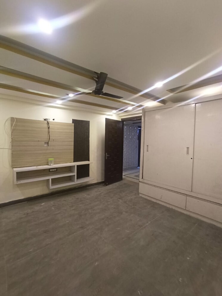 Room, sector 43 4 Bedroom 275 Sq.Ft. Builder Floor In Sector 43 Faridabad 8058371