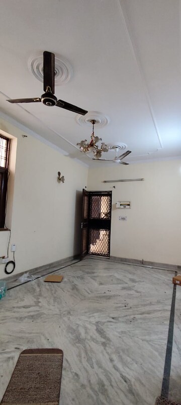 2 BHK Builder Floor For Rent in Sector 43