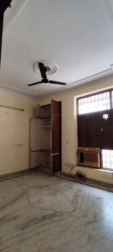 Kitchen in 2 BHK Builder Floor at Sector 43 – for Rent