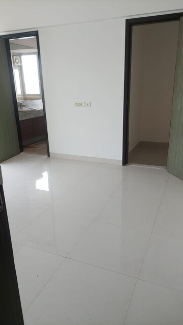 Room in 3 BHK Apartment at DB Orchid Woods, Goregaon East – for Rent
