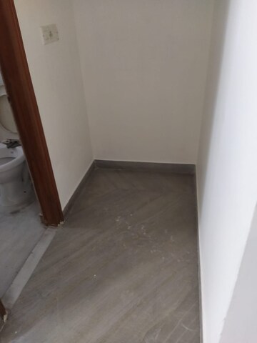 Room in 3 BHK Builder Floor at Sector 31 – for Rent
