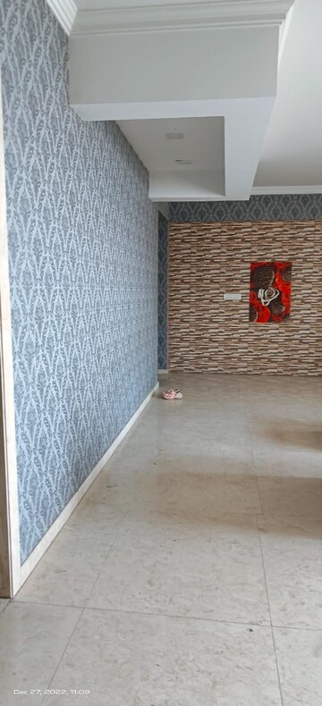 Bathroom in 3 BHK Apartment at Hiranandani Meadows, Manpada – for Rent