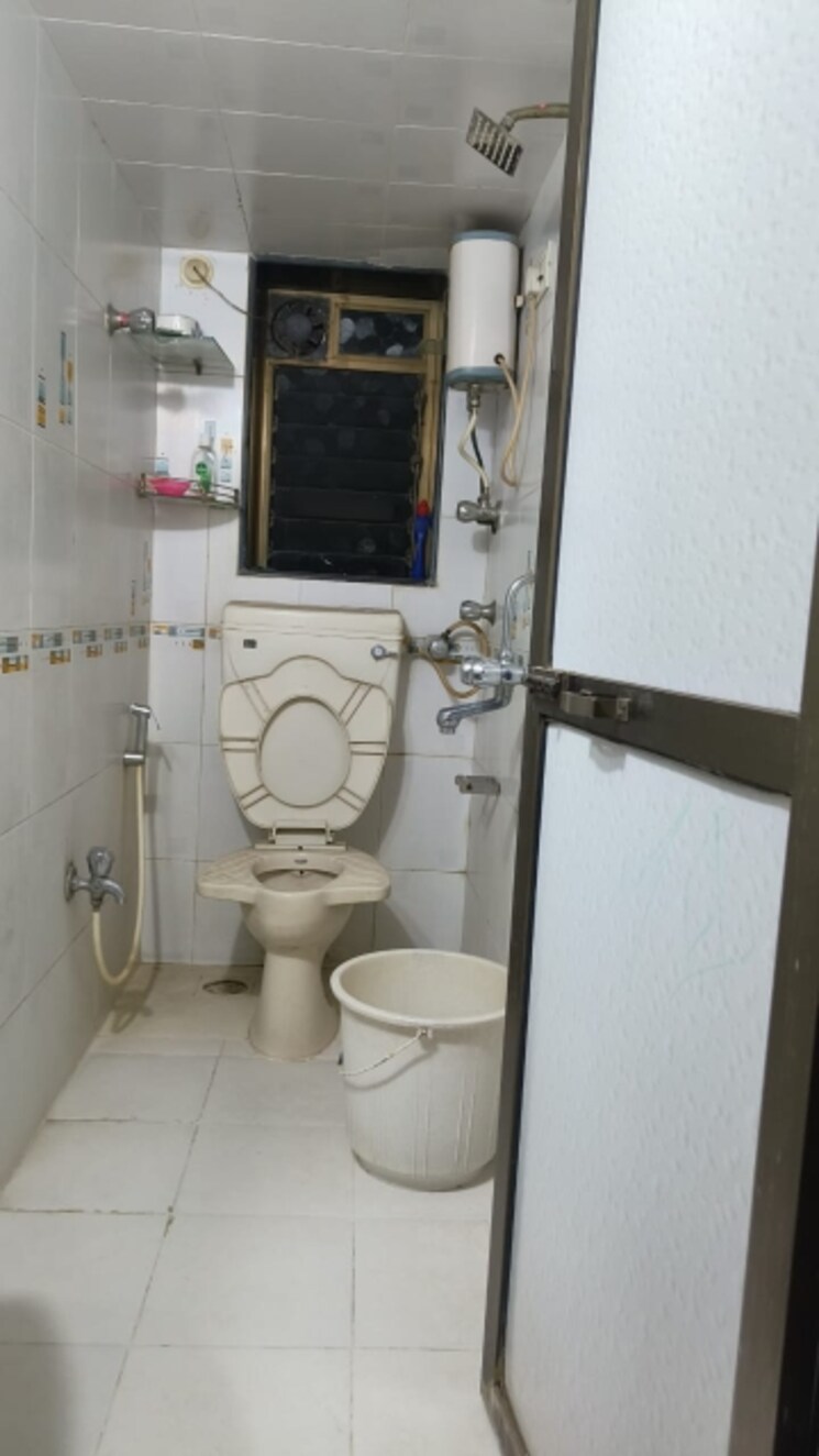 Bathroom, shiv-ganga-chs 1 Bedroom 550 Sq.Ft. Apartment In Santacruz East Mumbai 8058480