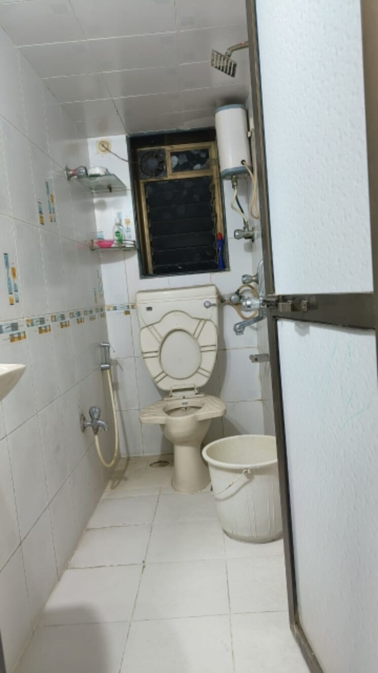 Bathroom, shiv-ganga-chs 1 Bedroom 550 Sq.Ft. Apartment In Santacruz East Mumbai 8058480