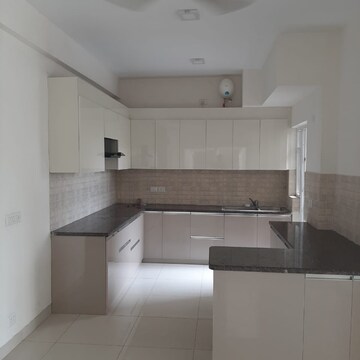 Kitchen in 3 BHK Builder Floor at BPTP Amstoria, Sector 102 – for Sale