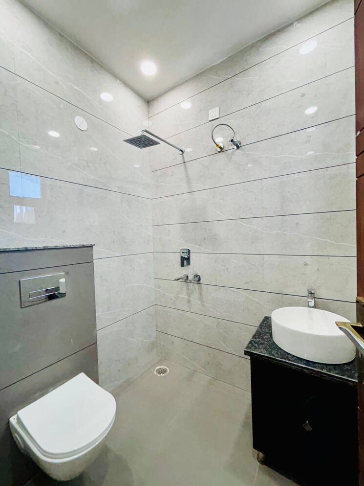 Bathroom, kharar road 3 Bedroom 105 Sq.Yd. Villa In Kharar Road Mohali 8058515