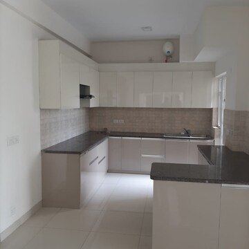 Kitchen in 3 BHK Builder Floor at BPTP Amstoria, Sector 102 – for Sale