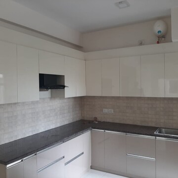 Kitchen in 3 BHK Builder Floor at BPTP Amstoria, Sector 102 – for Sale