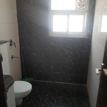 Bathroom in 3 BHK Builder Floor at BPTP Amstoria, Sector 102 – for Sale