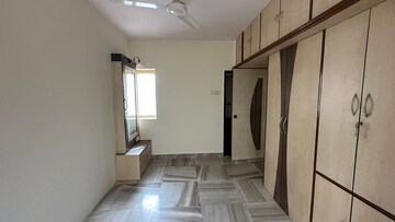 Room in 2 BHK Apartment at Crescent Apartment Marol, Marol – for Rent