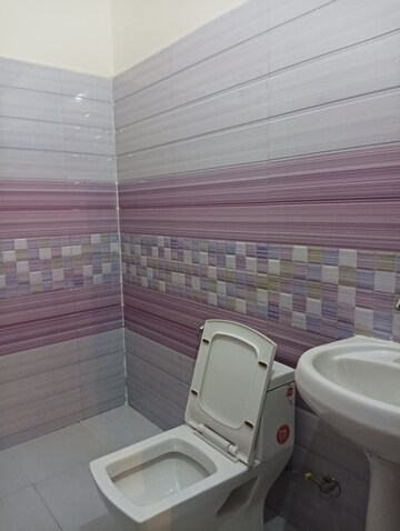 Bathroom in 3 BHK Builder Floor at Guru Nanak Enclave, Dhakoli Village – for Sale