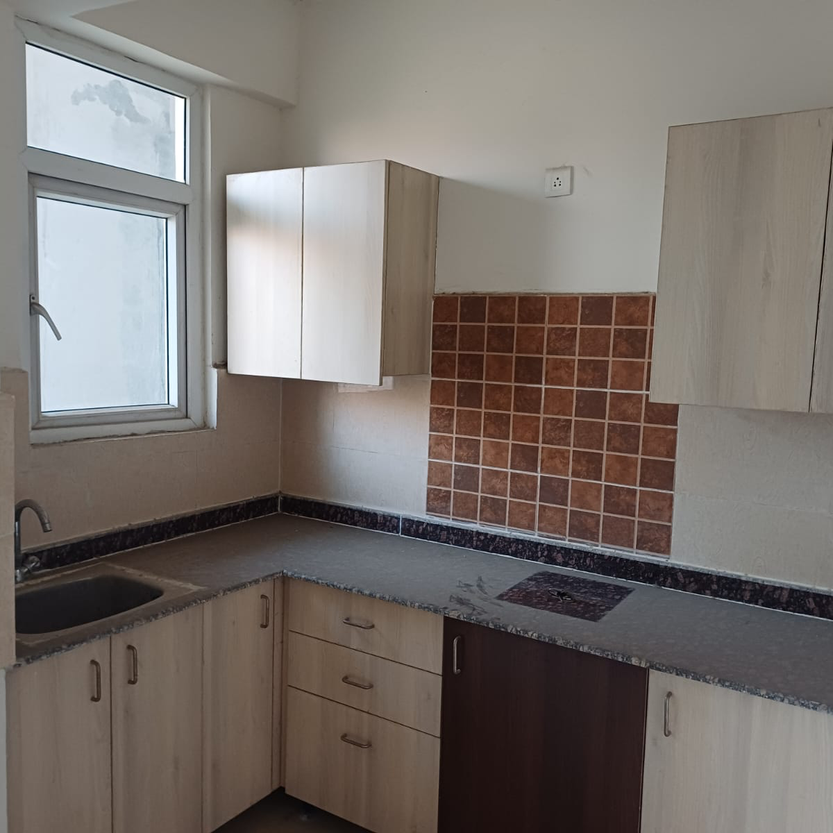 2.5 BHK + Pooja Room Apartment For Sale in Amrapali Zodiac