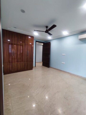 Room in 3 BHK Builder Floor at Saket – for Rent