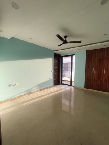 Room in 3 BHK Builder Floor at Saket – for Rent