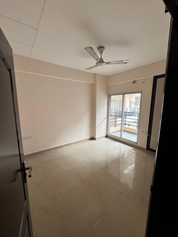 Room in 3 BHK Apartment at Exotica Fresco, Sector 137 – for Rent
