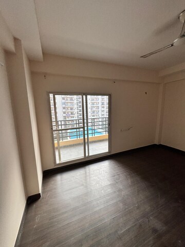 Room in 3 BHK Apartment at Exotica Fresco, Sector 137 – for Rent