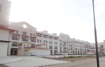  Showroom For Sale in Sector 105