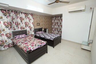 Pg For Boys & Girls in Santacruz West Mumbai  8058662