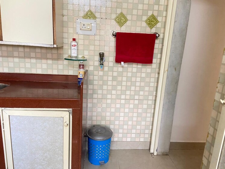 Bathroom, andheri west 1 Bedroom 400 Sq.Ft. Apartment In Andheri West Mumbai 8058757