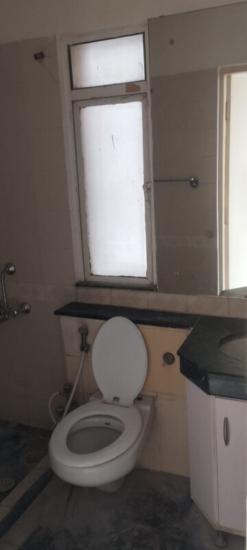 Bathroom in 3 BHK Apartment at DLF Regency Park I, Dlf Phase iv – for Rent
