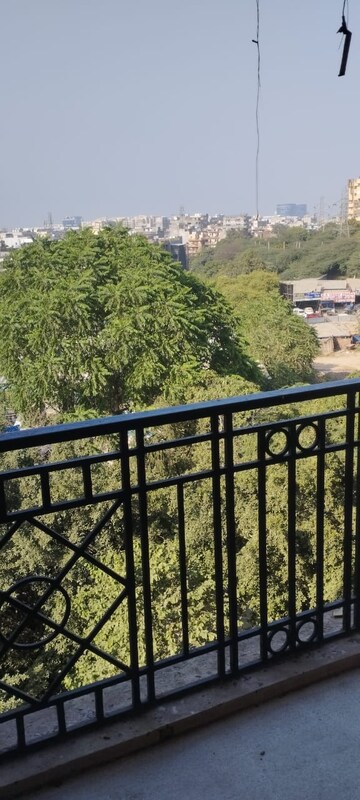Balcony in 3 BHK Apartment at DLF Regency Park I, Dlf Phase iv – for Rent