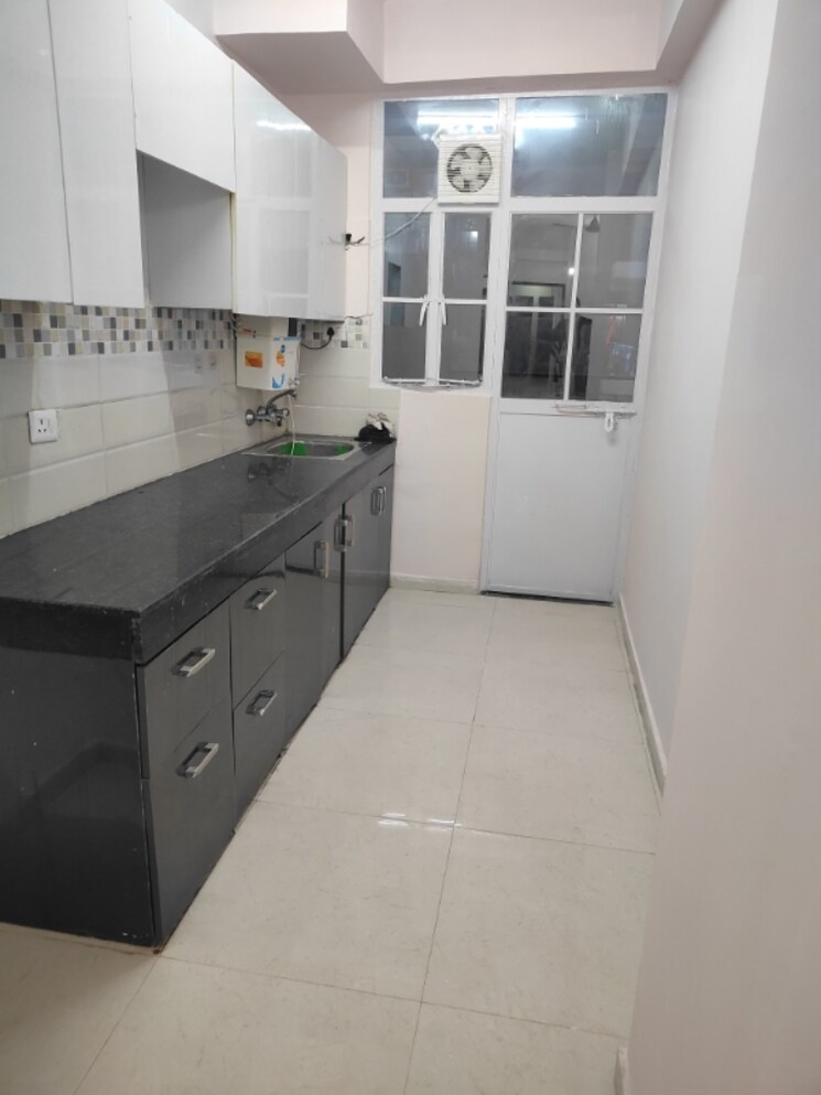 Kitchen, signature-global-solera-2 2 Bedroom 577 Sq.Ft. Apartment In Sector 107 Gurgaon 8058825