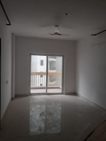 Room in 2.5 BHK Apartment at Aarcity Regency Park, Sector 16c Greater Noida – for Rent