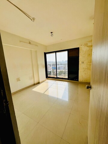 Room in 2.5 BHK Apartment at Kohinoor City Phase I, Kurla – for Rent