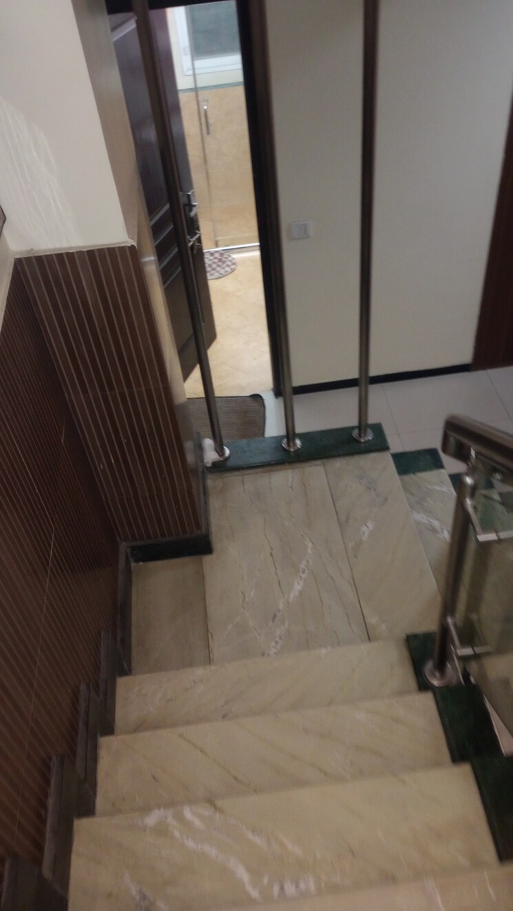 undefined, anand vihar 5 Bedroom 4200 Sq.Ft. Penthouse In Anand Vihar Ghaziabad 8058929