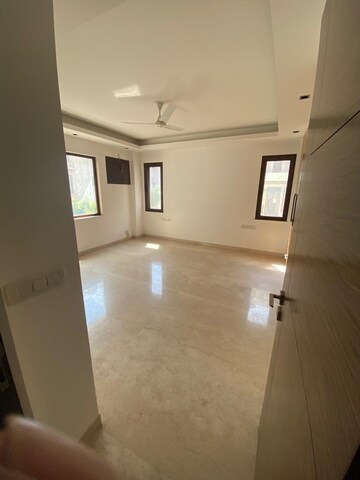 Room in 4 BHK Apartment at East Of Kailash – for Sale