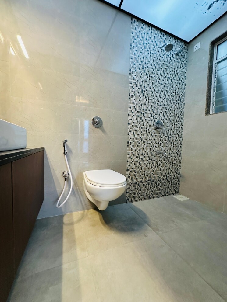 Bathroom, goregaon west 3 Bedroom 827 Sq.Ft. Apartment In Goregaon West Mumbai 8059155